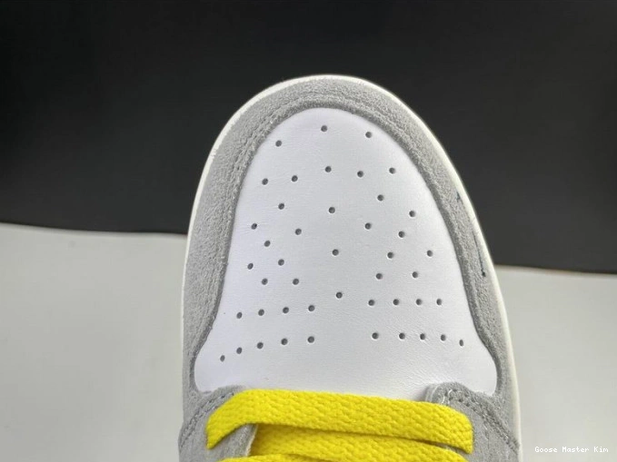 Light 1 Jordan CW6576-100 Switch High Smoke Air 0715